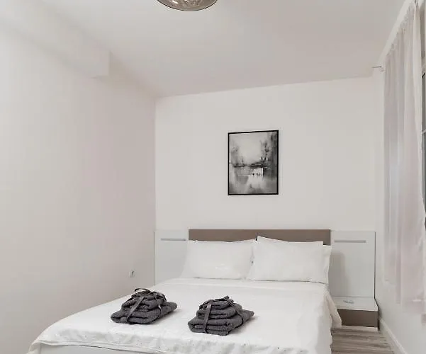 Beautiful Place In The Heart Of The City!!!! *