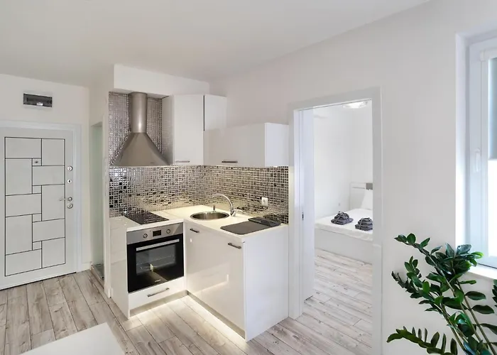 Beautiful Place In The Heart Of The City!!!! *