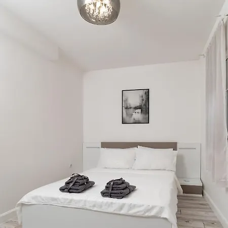 Beautiful Place In The Heart Of The City!!!! *