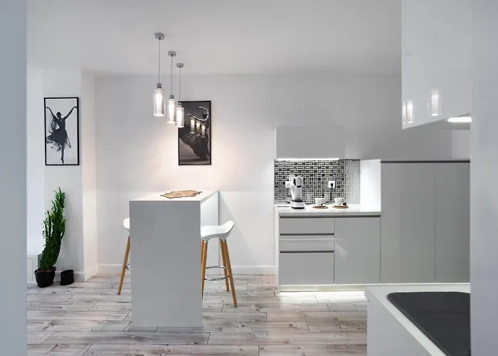 Beautiful Place In The Heart Of The City!!!! *